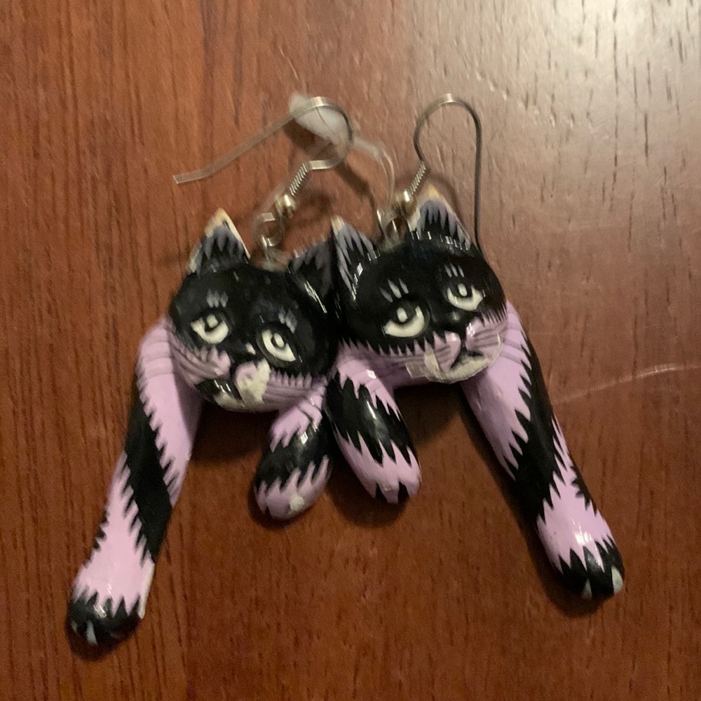 VTG wooden painted Boho hanging kitty cat earrings